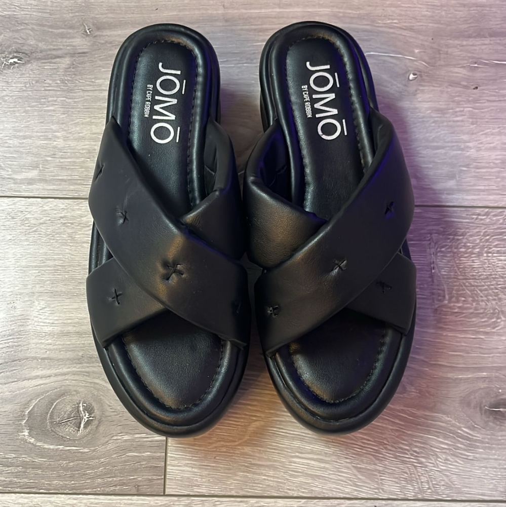 Black wedged sandals